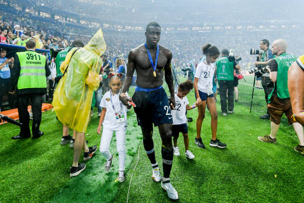 则是球迷们 则是球迷们