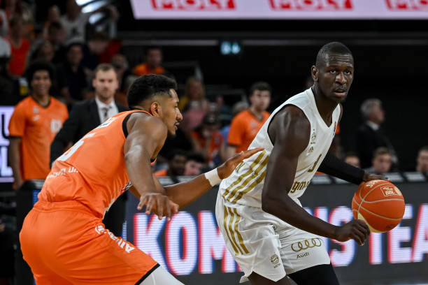 中的稳定性 中的稳定性